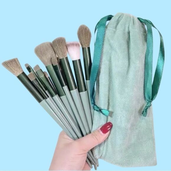 Makeup Brush Kit 13 Brushes with Velour Pouch - Picture 7 of 7